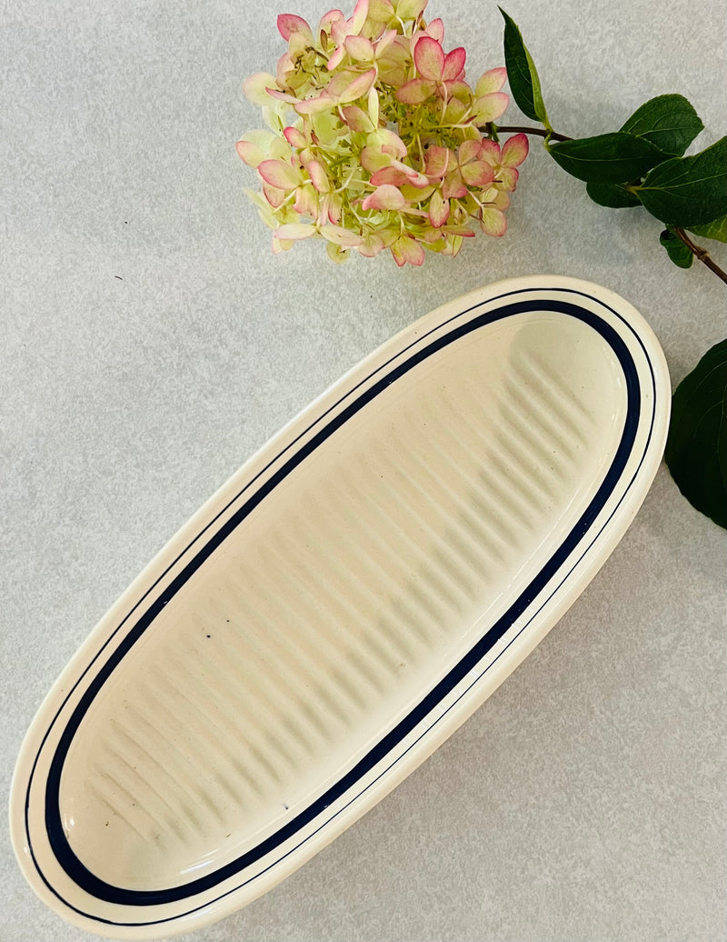 Antique Soap Dish - Hamage et Moulin des Loups